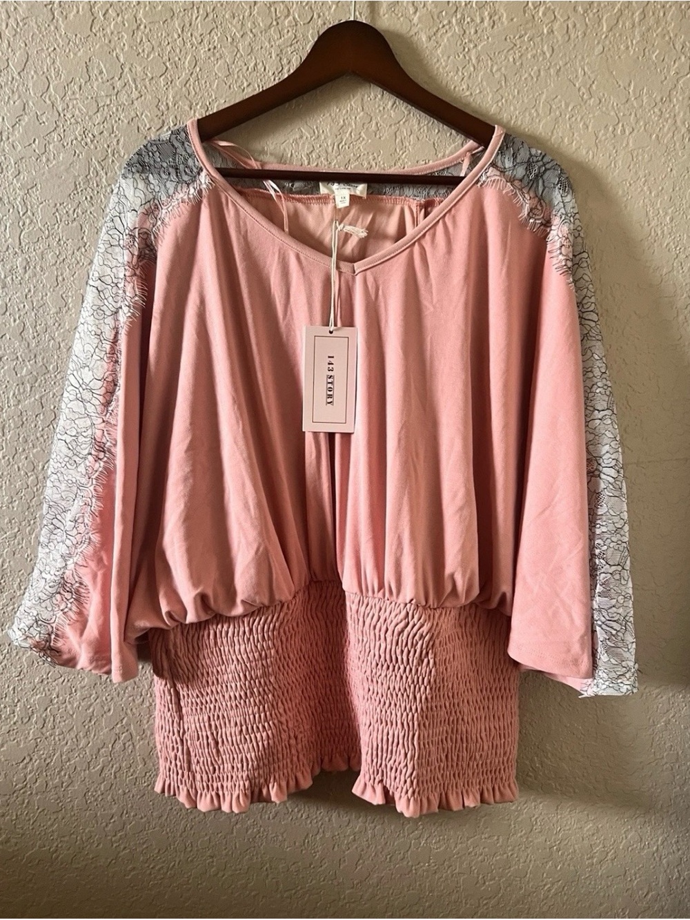 1.4.3. Story by Line Up Rose Pink Smocked Hem Tunic with Lace-Trim Sleeves XL